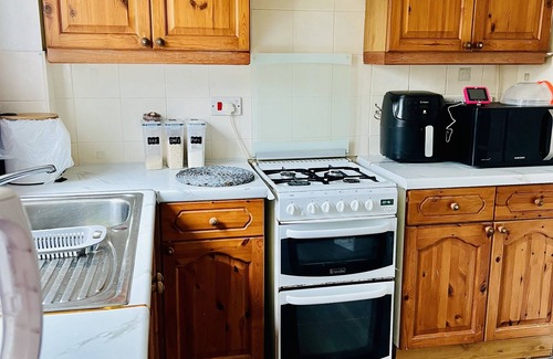 Wellingborough Casa | Quiet single bedroom with shared facilities