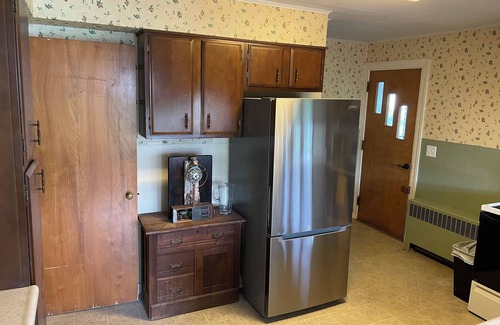 Bangor Casa | Quiet single-level fully furnished house