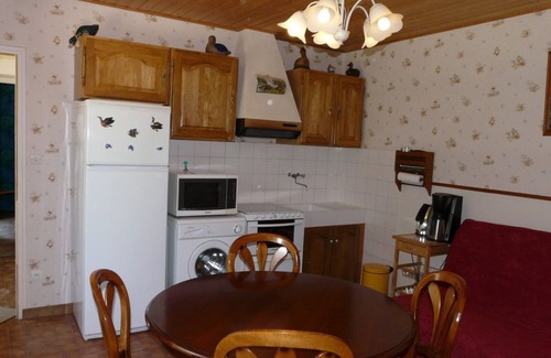 Surgeres Cabaña | Casita solo piso para 4 personas tranquilas