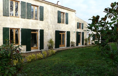 Surgeres Cabaña | Casita solo piso para 4 personas tranquilas