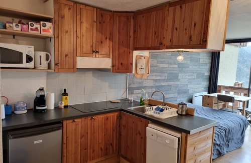 Isola Apartamento | Quiet slope-side studio Isola 2000 sleeps 4