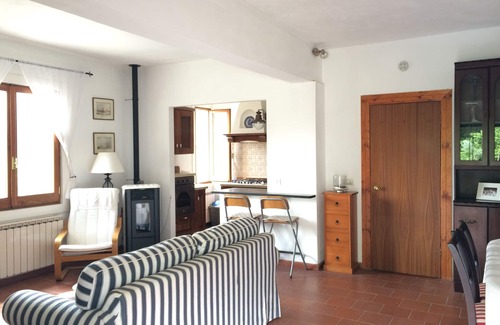 Uscio Casa | Tranquilo con orientación sur chalet afueras del pueblo, con piscina, cerca de Génova