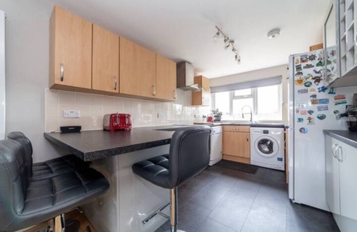 Edmonton Apartamento | Quiet & Spacious 2BR Flat w/Garden near Edmonton