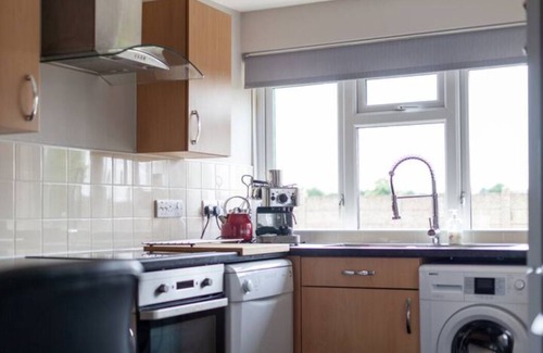 Edmonton Apartamento | Quiet & Spacious 2BR Flat w/Garden near Edmonton