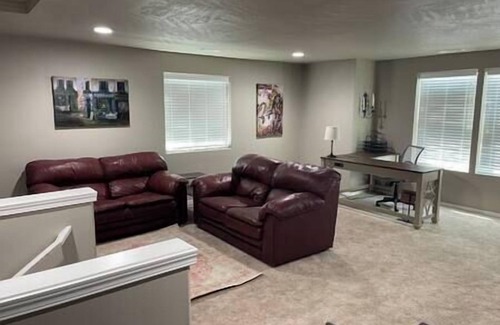 College Place Casa | Quiet, spacious, 4 Bedrooms house, close to WWU