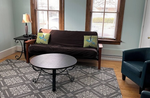 Marquette Apartamento | ¡Tranquilo y espacioso apartamento en el corazón de Marquette!