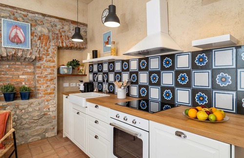 Cressa Apartamento | Spacious Studio Apartment with Garden in Restored Farmhouse