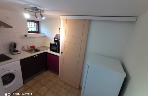 Espartignac Apartamento | Quiet studio close to axes and shops