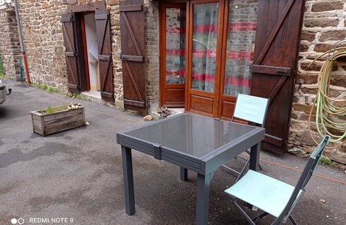 Espartignac Apartamento | Quiet studio close to axes and shops
