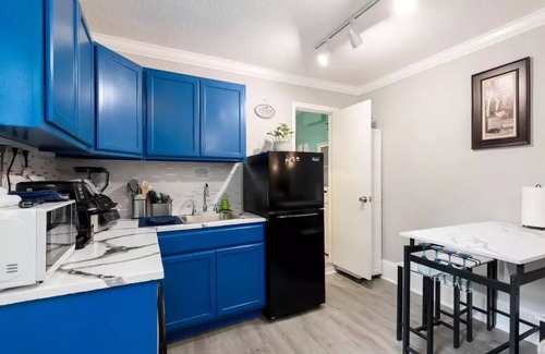 Farmers Branch Casa | Quiet Studio w/BBQ & Fire Pit Near Dallas Airports Pet friendly