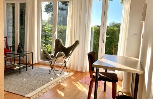 Estoril Apartamento | Quiet Studio with garden 8 Min from Beach