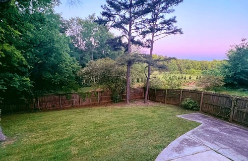 Harrisburg Casa | Spacious Home. 20 minutes from Uptown Charlotte, NC.