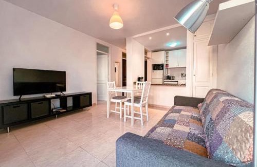 Callao Salvaje Apartamento | Quiet Sunviet Stay, Pool & Morning Sun Balcony CS021