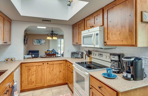 Green Valley Casa | Quiet Townhome w/Mountain Views in Green Valley