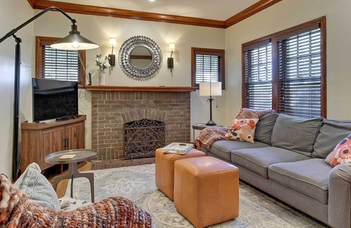 Morton Meadows Cabaña | Quiet 'twin Ridge' Omaha House: Screened-in Porch!