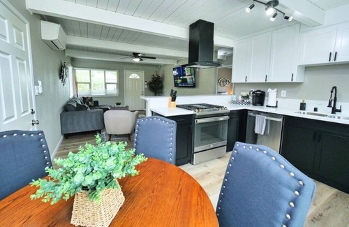 Vallejo Casa | Quiet Vallejo Home with Hot-Tub + Firepit