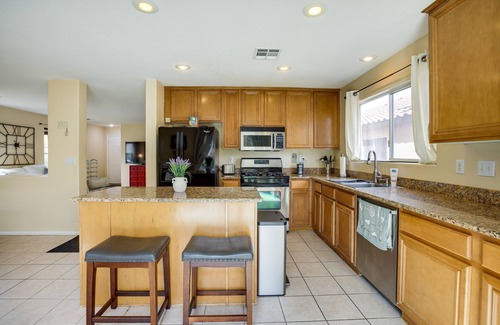 Enterprise Casa | Quiet Vegas Home: 10 Mi to the Strip!