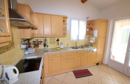Roquebrune-sur-Argens Villa | Villa con piscina con vistas al mar y a las colinas en un parque seguro con tenis a 1 km de la playa