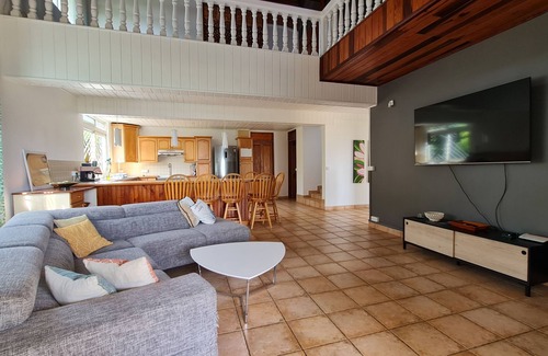 Paea Casa | Quiet villa by the sea, ideal for families or groups of travellers