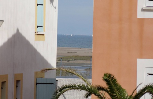 Saint-Pierre-la-Mer Villa | Villa St Pierre la Mer en pequeño edificio tranquilo, cerca del mar.