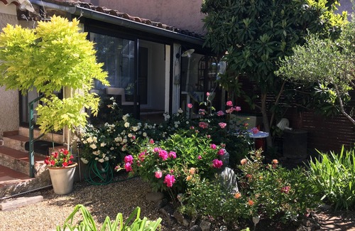 Carces Casa | Casa de pueblo tranquila con jardin