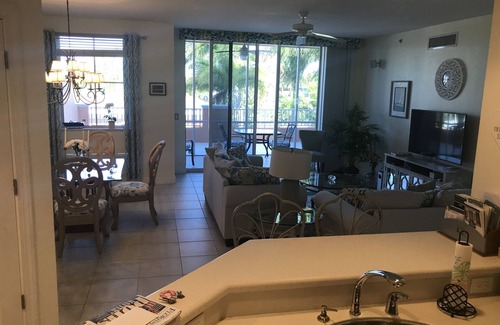 Burnt Store Condominio | Quiet Waterfront Florida Condo