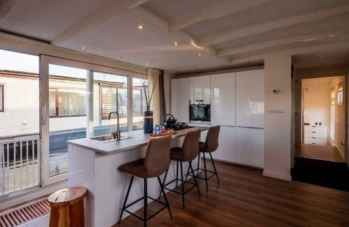 Municipality of Aalsmeer Alquiler De Eote | Quiet Waterloft near Amsterdam and Schiphol WS17
