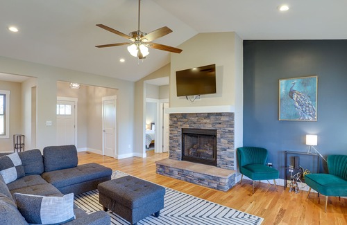 Weaverville Casa | Quiet Weaverville Home w/ Screened-In Porch!