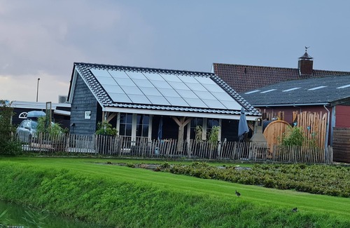 Sint-Annaland Chalet De Esquí | Quiet wellness chalet overlooking the polder
