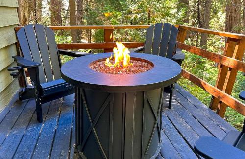Cedar Glen Casa | Quiet Wooded Retreat