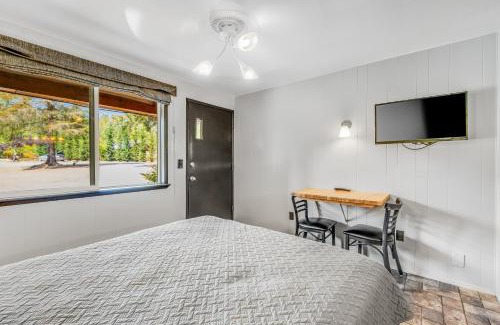 Quilcene Casa | Quilcene Room 1 at Mount Walker Inn