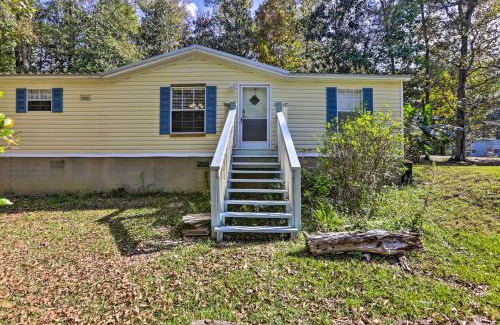 Quincy Casa | Quincy Home with Deck and Outdoor Patio Furniture