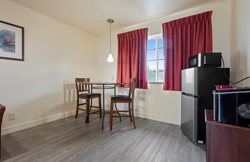 Quincy Hotel | Quincy INN and Suites