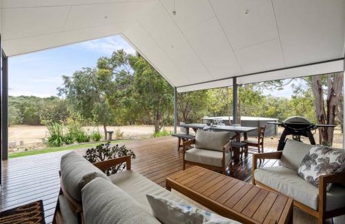 Quindalup Casa | Quindalup's Lot 104 - Your Perfect Family Escape