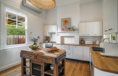 Armidale Casa | Quinn's Cottage - Central Armidale