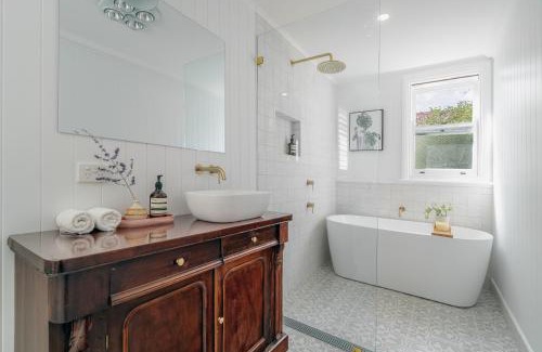 Armidale Casa | Quinn's Cottage - Central Armidale