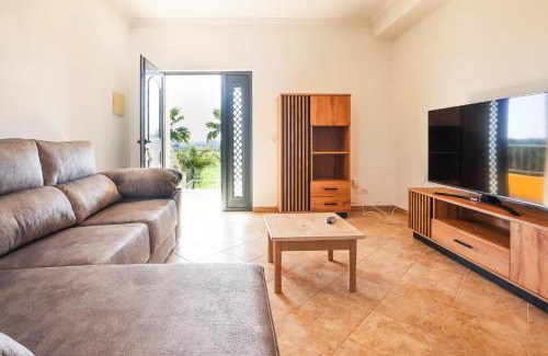 Poco Barreto Casa | Quinta do Bravo - Swimming Pool - BY BEDZY