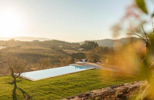 Queimada Casa | Quinta do Olival Loft Farmhouse in Douro Valley