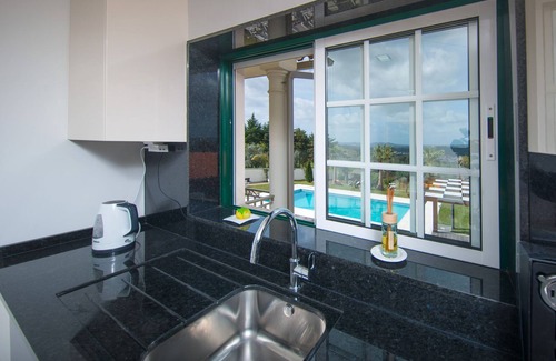 Ansiao Casa | Quinta dos Silvas - Holiday Home w/ Heated Pool and Orchard