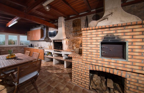 Ansiao Casa | Quinta dos Silvas - Holiday Home w/ Heated Pool and Orchard