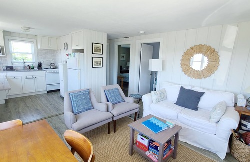 Wellfleet Cabaña | Quintessential 2BD Cape Cod Cottage - ¡Pasos de la playa!
