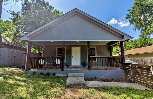 St. John - Coronado Hills Casa | Quintessential Austin house with private recording studio in back