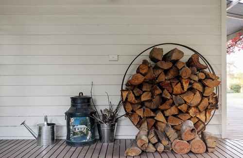 Mansfield Casa | Quintessential Australian homestead via Mansfield. Free wifi & private garden