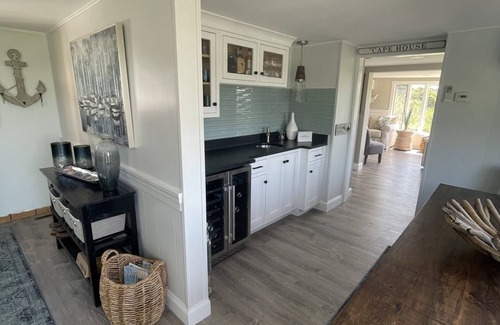 Hyannis Casa | ¡Mira esta increíble ubicación en el Cabo! A pie de playas, restaurantes y más