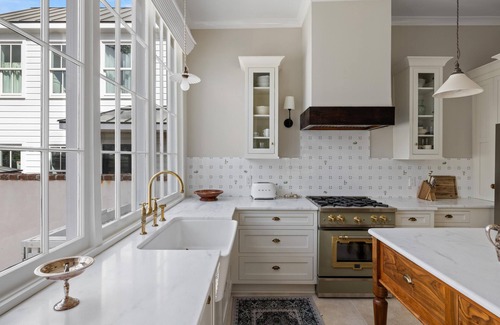 Downtown Charleston Casa | Quintessential Charleston experience at this luxurious 2-bedroom, 2.5-bath
