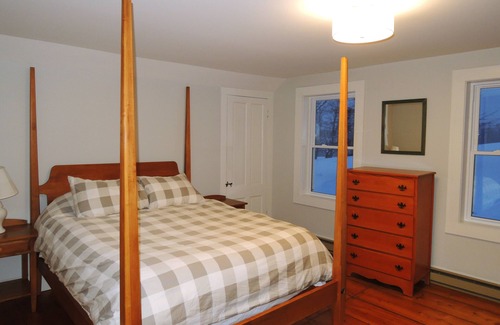Orleans Otro | Quintessential Farmhouse with WiFi and incredible views in Brownington, VT