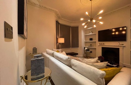 Southwark Casa | Quintessential Town House Close to Central London