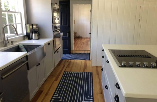 Kennebunkport Cabaña | Quintessential Goose Rocks Beach Cottage in Prime Location
