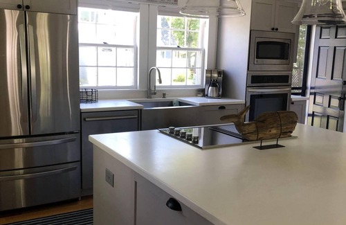 Kennebunkport Cabaña | Quintessential Goose Rocks Beach Cottage in Prime Location