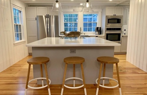 Kennebunkport Cabaña | Quintessential Goose Rocks Beach Cottage in Prime Location